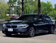 BMW 5 Series 530e 2019 สภาพป้ายแดง ไมล์น้อย 30,000 km มือเดียว ประวัติดี  