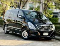  Hyundai H1 2.5 Deluxe (A2) ออโต้ ดีเซล สีดำ ปี2017 ไ
