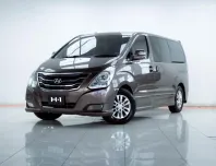 2B350 HYUNDAI H-1 2.5 ELITE AT 2015