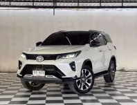 TOYOTA LEGENDER 2.4 V.2WD.BLACK TOP เกียร์ออโต้ ปี 2020 จด 2021