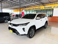 Toyota Fortuner 2.4 Leader 2023 รถ SUV สภาพป้ายแดง ไมล์น้อยมาก