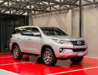 2017 TOYOTA FORTUNER 2.4V รถสวยสภาพสมบูรณ์พร้อมใช้งาน วิ่งน้อย ประวัติศูนย์ครบ รถไม่มีอุบัติเหตุครับ