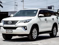 Toyota Fortuner 2.4V 2015 รถยนต์อเนกประสงค์ยอดนิยม