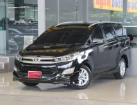 Toyota Innova 2.8 CRYSTA V ปี2018 รถบ้านมือเดียว ไมล์แท้9x,xxxโล เข้าศูนย์ตลอด สวยเดิมทั้งคัน ฟรีดาว