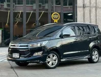 รถครอบครัวที่ตอบโจทย์ กว้างขวางนั่งสบาย ตัวท๊อปสุดของรุ่น   TOYOTA INNOVA CRYSTA 2.8V ปี2019