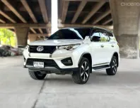 2018 Toyota Fortuner 2.8 TRD  black top 4WD ฟรีดาวน์ รถสวยพร้อมใช้ 