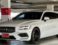 2022 Volvo V60 Recharge 2.0 Ultimate T8 Plug-in รถเก๋ง 5 ประตู รถบ้านมือเดียว ไมล์ย้อย  