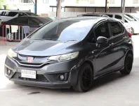 2015 Honda JAZZ 1.5 i-VTEC รถเก๋ง 5 ประตู 