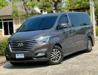 Hyundai H1 2.5 Elite  ออโต้ ดีเซล สีน้ำตาล ปี2019 ไ