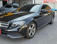 ฟรีเงินดาวน์ เครื่องยนต์ดีเซล รถสภาพสวยพร้อมใช้ครับ Mercedes-Benz E220d AMG SPORT (W213) ปี 2019