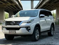 Toyota Fortuner 2.4V 2015 รถยนต์อเนกประสงค์ยอดนิยม