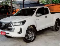 TOYOTA HILUX REVO 2.4 PRERUNNER MID CAB TOP M/T ปี2021(แท้) mnc โฉมหมูป่า สีขาว