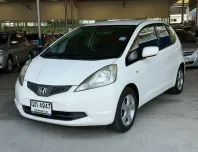 Honda Jazz 1.5VTEC รุ่นรอง Top ปี 2008 สีขาว