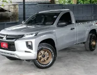 MITSUBISHI TRITON 2.4 MIVEC 4WD ตอนเดียว A/T ปี2020 จด ปี2021 สีเทา