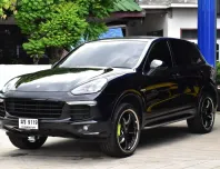 Cayenne SE-Hybrid Platinum Edition ปี 2017  Plug in Hybird เครื่อง 3.0 cc 462 แรงม้า เบาะภายในสีดำ