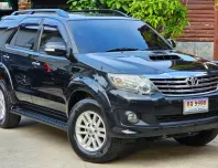 2013 Toyota Fortuner 3.0 V SUV  คันนี้รถบ้านมือเดียว รถเข้าศูนย์ตามระยะ รถสวยเดิม สภาพดีครับ
