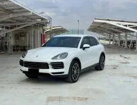 Porsche Cayenne 3.0 E-Hybrid 2018 รถสวย ไมล์แท้  70,000 km . ออกศูนย์ AAS  