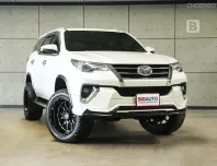 2018 Toyota FORTUNER 2.8 V 4WD SUV AT ไมล์แท้ 6 หมื่น ชุดแต่งแท้รอบคัน B4364