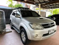 ขายรถบ้านใช้น้อย Toyota Fortuner 3.0 V 4WD ปี 2005 ไมล์เพียง 89,000 กม.เท่านั้น!