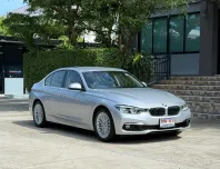2017 BMW 320D F30 LCI  รถมือเดียวออกป้ายแดง รถวิ่งน้อย เข้าศูนย์ทุกระยะ รถไม่เคยมีอุบัติเหตุครับ