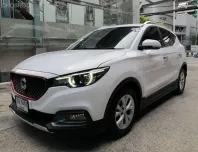 2018 MG ZS 1.5 D เกียร์AUTO สีขาว ปุ่มSTART เบาะหนัง พวงมาลัยมัลติ จอDVD วิ่งน้อย 85,923 กม. รถสวย