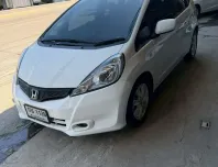 Honda Jazz 1.5 i-VTEC 2014 ราคาดี