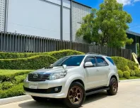 TOYOTA Fortuner 3.0 V 2013 มือเดียว ไมล์น้อย 60,000 km ของแต่งครบ  