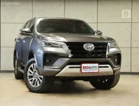 2022 Toyota FORTUNER 2.4 V 4WD SUV AT ไมล์แท้ 7 หมื่น รับประกันตัวรถ 5 ปี 150,000 KM B4971