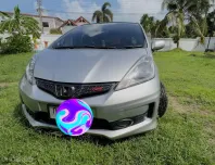 2013 Honda JAZZ 1.5 i-VTEC รถเก๋ง 5 ประตู 