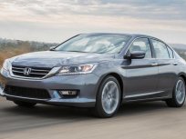 รับซื้อรถยนต์มือสอง Honda Accord ให้ราคาสูง 