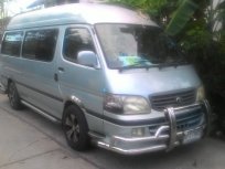 รถตู้ commuter หัวจรวดหลังคาสูง