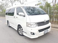 2012 Toyota Ventury V mpv 
