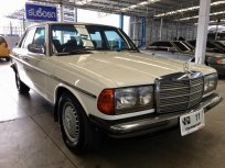 1985 Mercedes-Benz 230E W123 sedan 