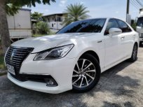 2013 Toyota Crown Hybrid Royal Saloon sedan 
