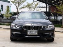 BMW 320 I F30 2.0 LUXURY ❄ เกียร์ออโต้ สีดำ ปี2015.