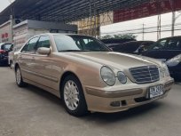 2000 Mercedes-Benz E200 Elegance sedan 