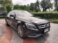Benz C350e amg sedan at Plug-in Hybrid ปี2017 .