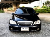 2004 Mercedes-Benz C200 Avantgarde sedan 