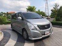 #Hyundai H1 2.5 Touring Van AT ปี 2016 สีเทา.
