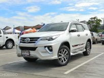 2015 New Fortuner 2.8V Sigma4 เกียร์ AT4WD ปี 2015 