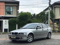 2002 BMW 318i E30 รถเก๋ง 4 ประตู 