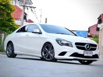 2016 Mercedes-Benz CLA200 Urban รถเก๋ง 4 ประตู 