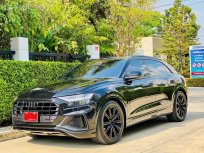 2019 Audi Q8 รถเก๋ง 5 ประตู 