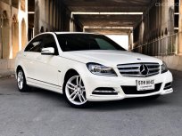 MERCEDES-BENZ C200 AVANTGARDE Top 2012 คลีนๆ เนียนๆ หล่อสุดๆ ออกศูนย์ มือ 1 ป้ายแดง เจ้าของมือเดียว 