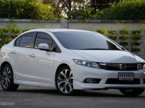 Civic FB เครื่อง 2.0 รุ่นหายาก EL NAVI ปี 2012 สีขาว