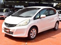 2011 Honda JAZZ 1.5 SV i-VTEC รถเก๋ง 5 ประตู รถสวย