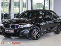 BMW Series 3  330e Plug-in Hybrid M Sport สี ดำ   ปี 2021 วิ่ง 44,xxx km.