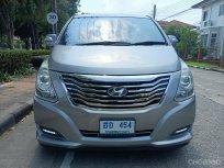 Hyundai H-1 2.5 Touring ป้ายแดง สภาพพร้อมใช้  รถบ้าน เจ้าของขายเอง ไมล์แท้ 100% หาอยู่ไม่ผิดหวัง 