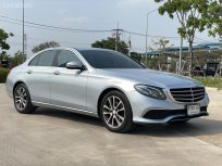2016 Mercedes-Benz E220 2.0 d Exclusive รถเก๋ง 4 ประตู 