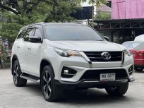 ขาย รถมือสอง 2018 Toyota Fortuner 2.8 TRD Sportivo 4WD SUV  ออกรถ 0 บาท